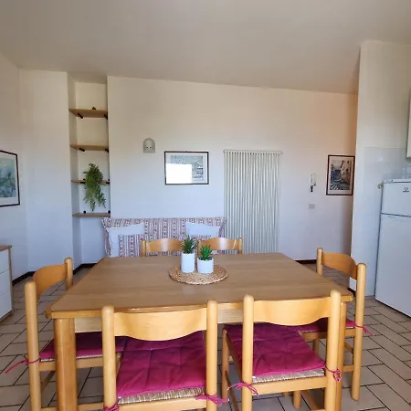Azzurro Apartment